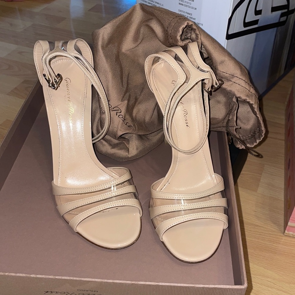 Gianvito Rossi nude heels mint
